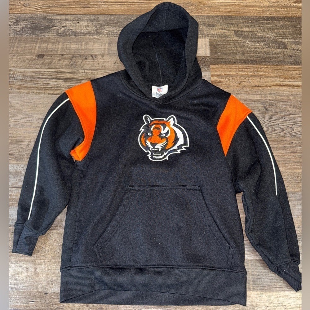 NFL Team Apparel Cincinnati Bengals Kids Hoodie Black Orange Size S 8 Sweatshirt